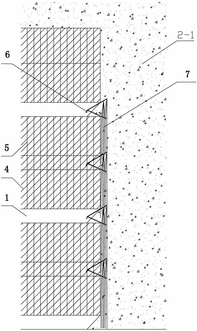 Pillarless phased caving method with top tailing crushed stone filling and sectional water injection binding
