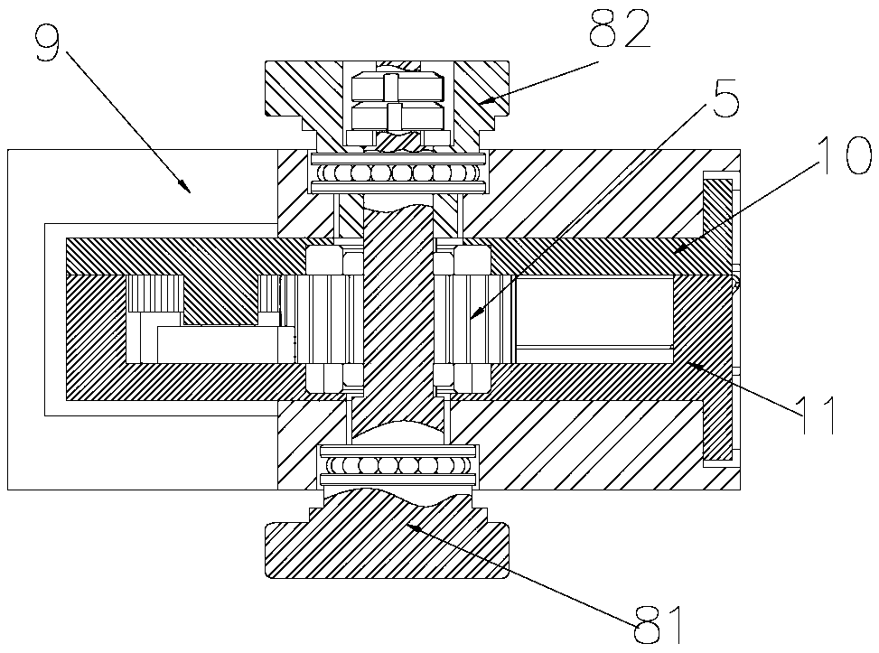 An assembly method of a detachable synchronous locking mechanism placed inside a door leaf