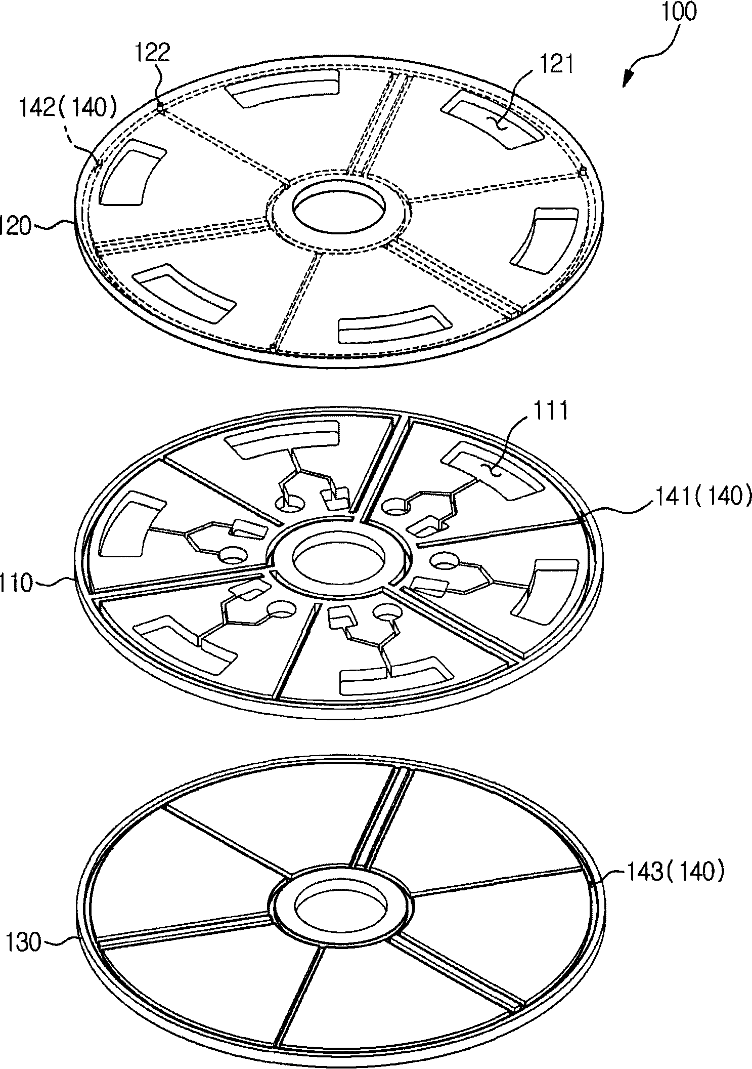 Fluid analyzer, joined body to provide fluid analysis and manufacturing method thereof