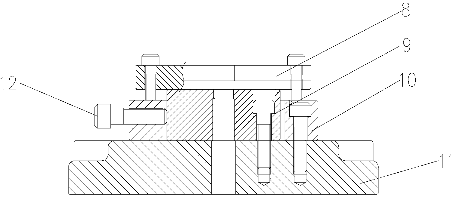 Lower die structure of magnetic-conducting piece blanking die