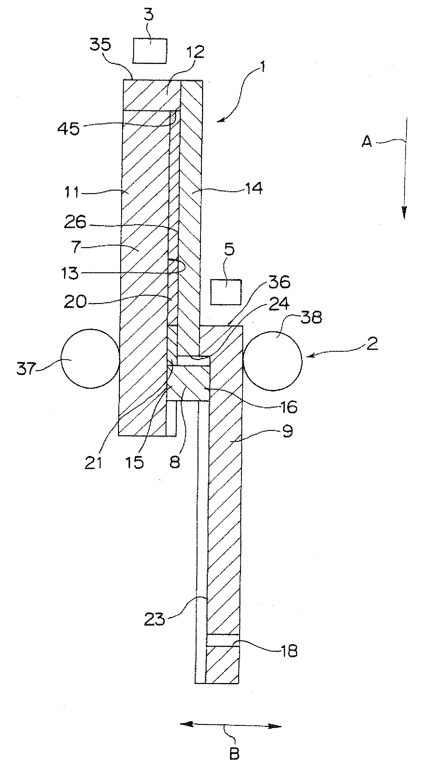 Composite mold, plastic working device for workpiece material, and plastic working method for workpiece material