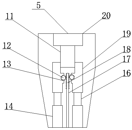 An isolated and grounded disconnect structure with simple operation