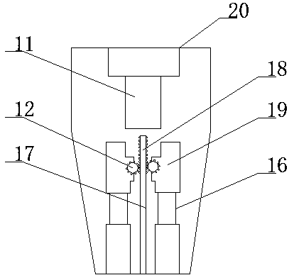 An isolated and grounded disconnect structure with simple operation