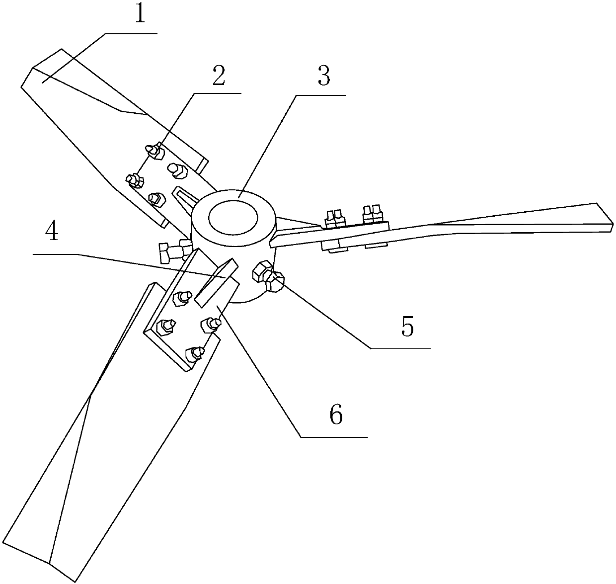 Rotating blade capable of improving stirring efficiency