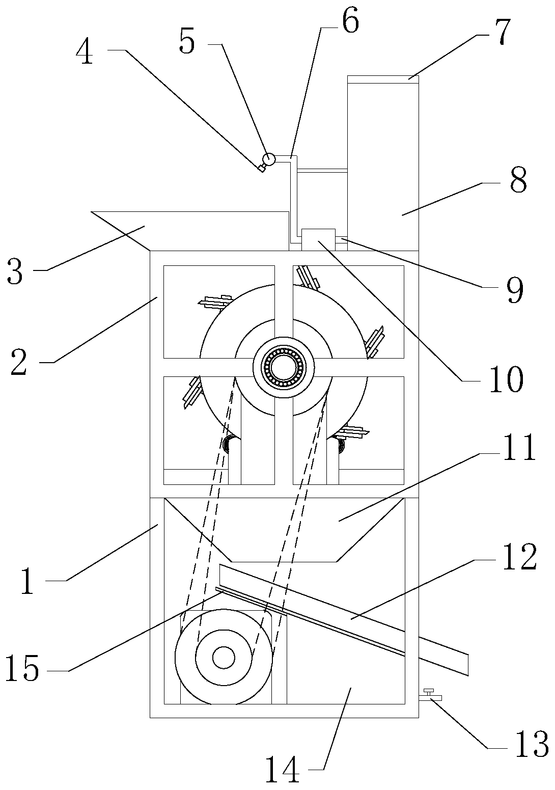 Straw smashing and returning device with function of spraying straw rotting agent