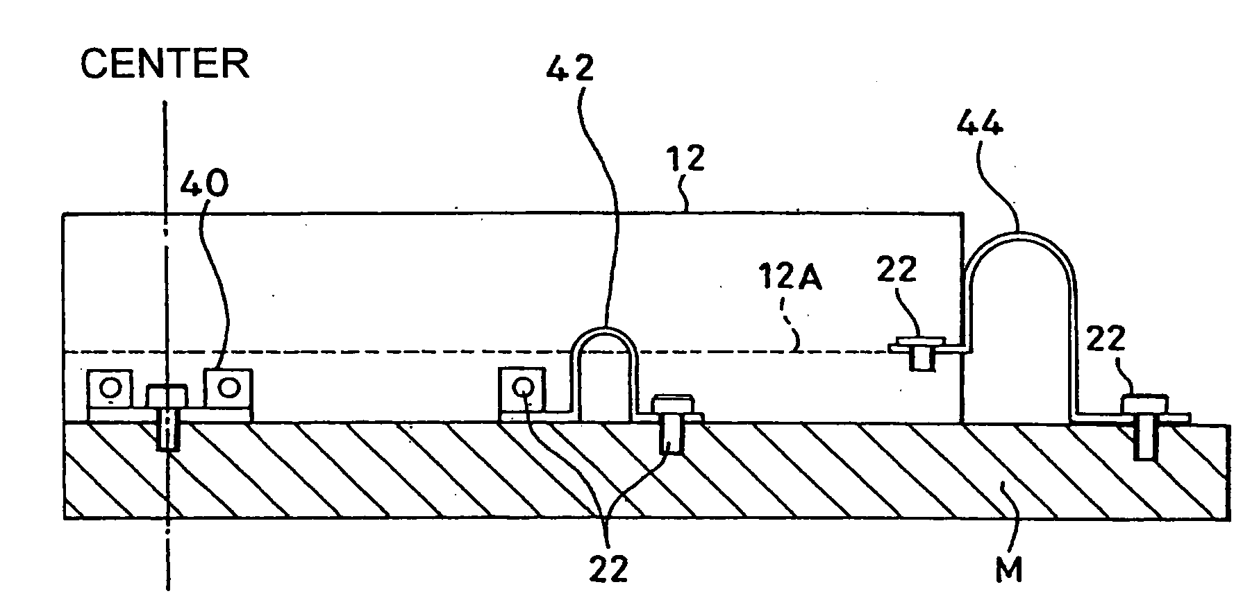 Elastic fixture and attachment method for length measuring apparatus