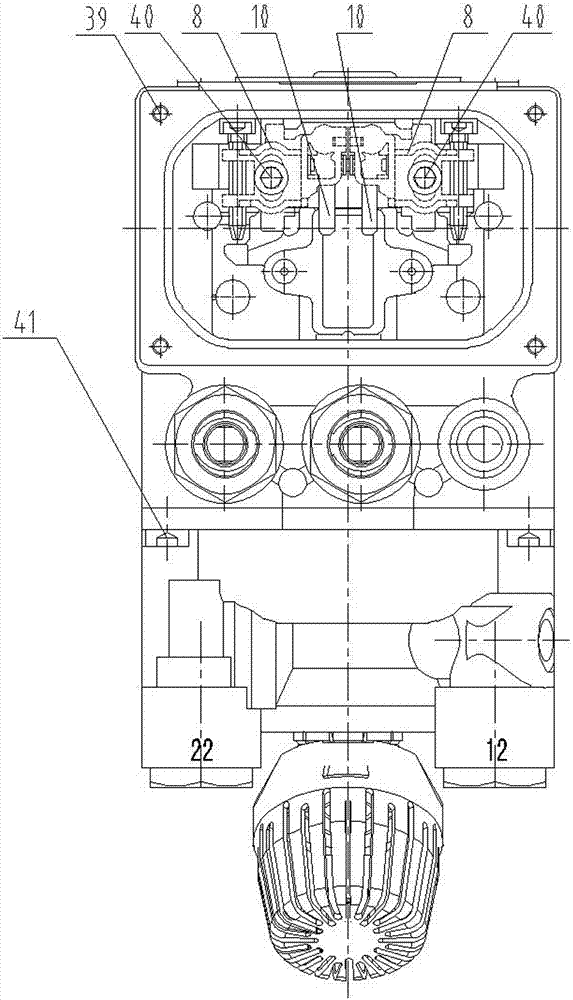 Main brake valve with electronic-control pneumatic-control dual-circuit signals