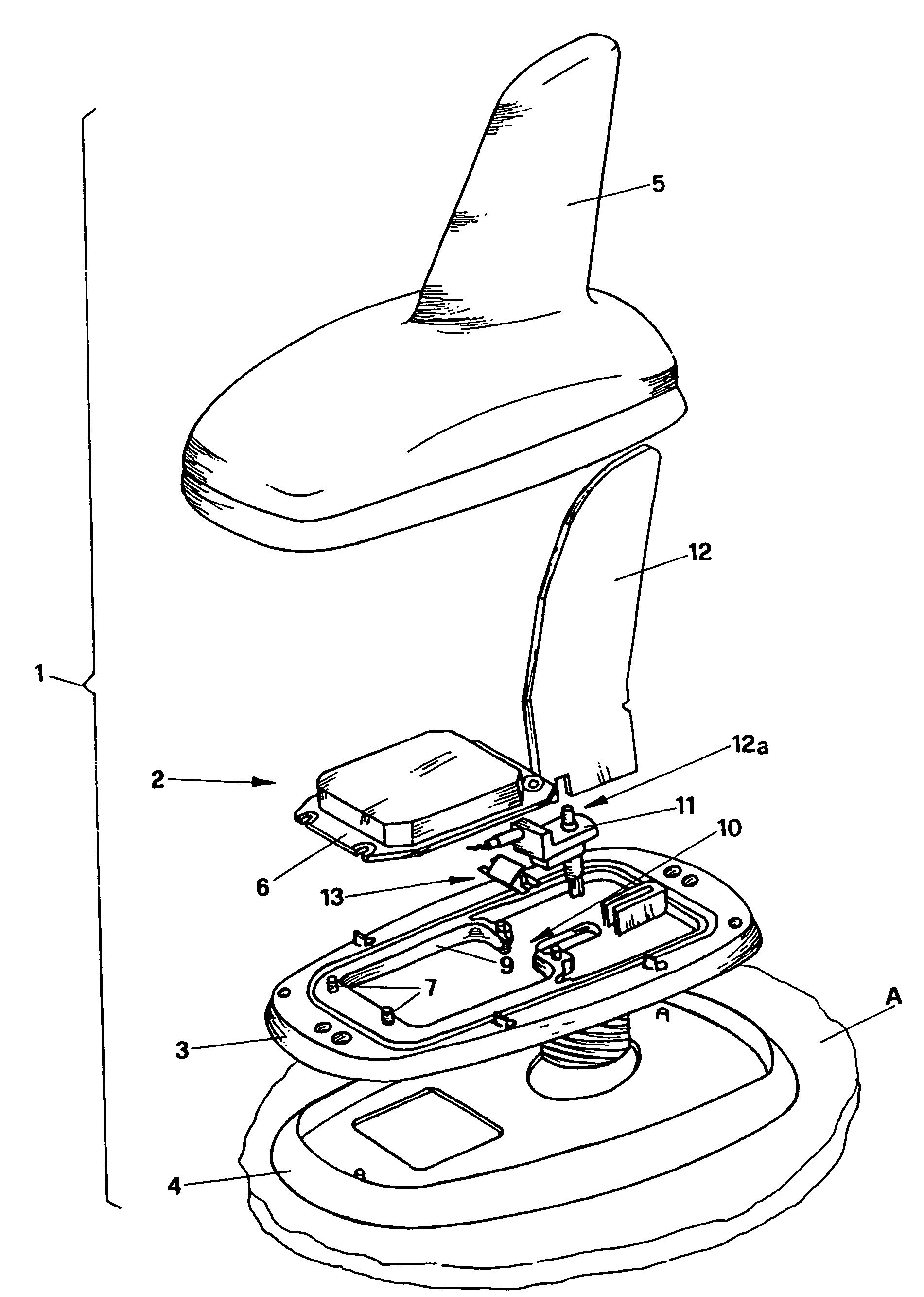 Vehicular antenna with improved screening