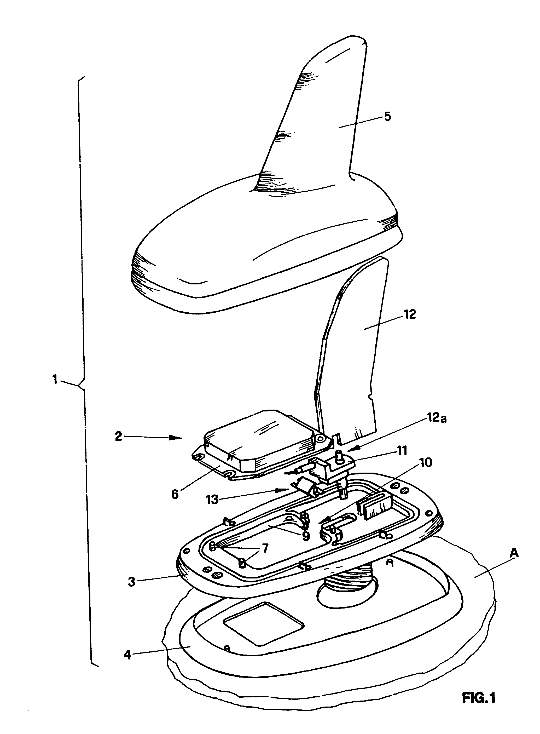 Vehicular antenna with improved screening