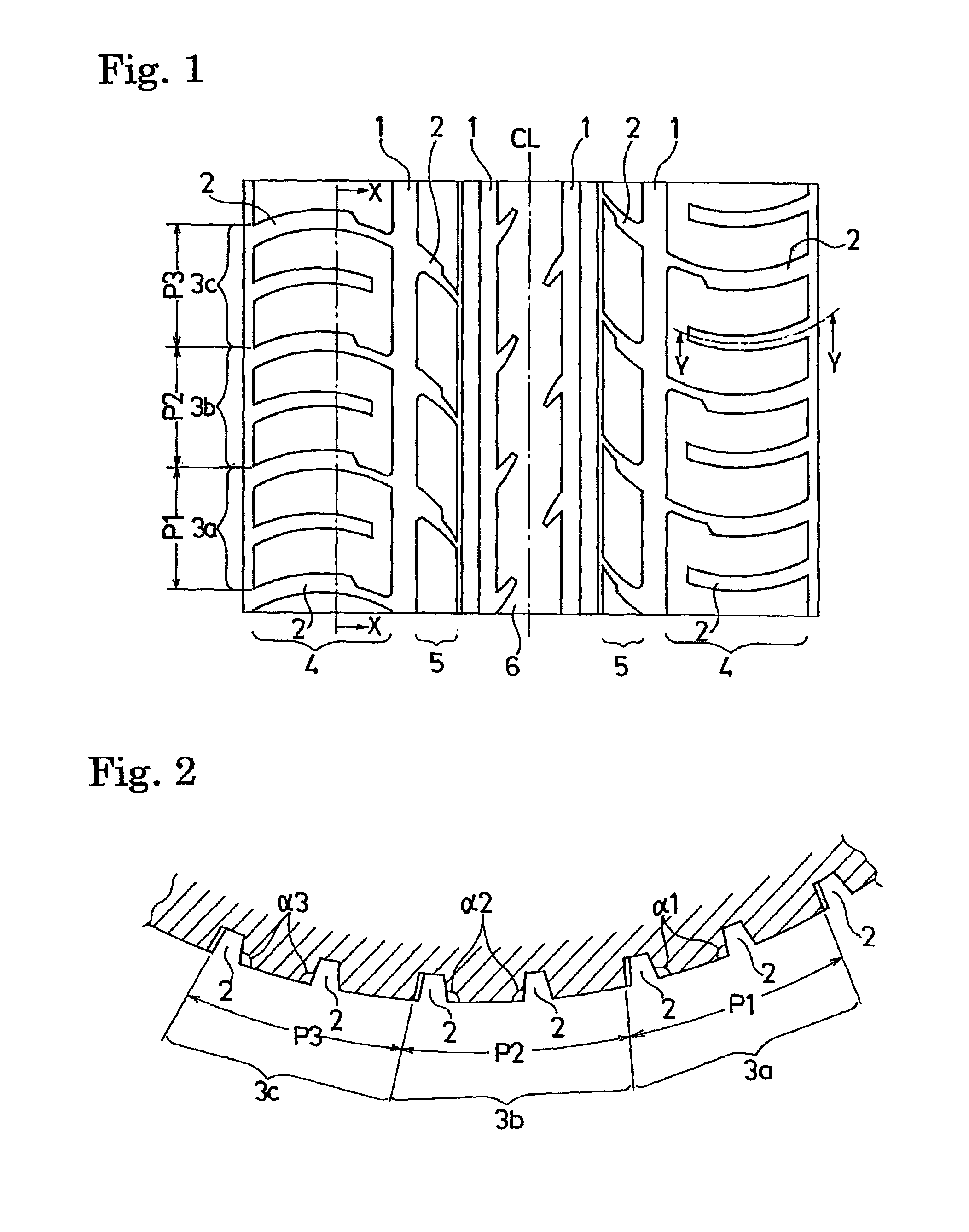 Pneumatic tire with tread having lateral grooves