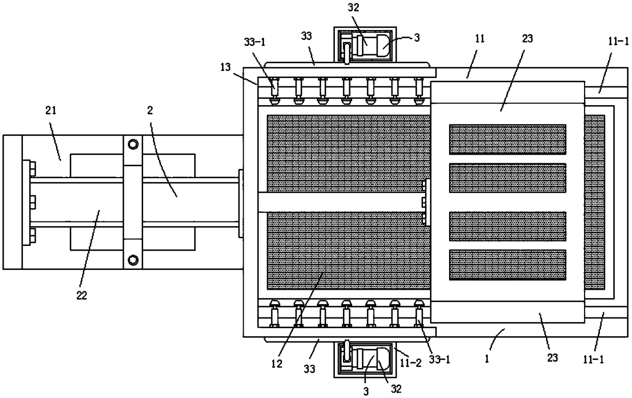 Convenient injection mold cleaning device