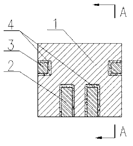 Aluminum cell side conductive cathode structure for reducing horizontal current of molten aluminum