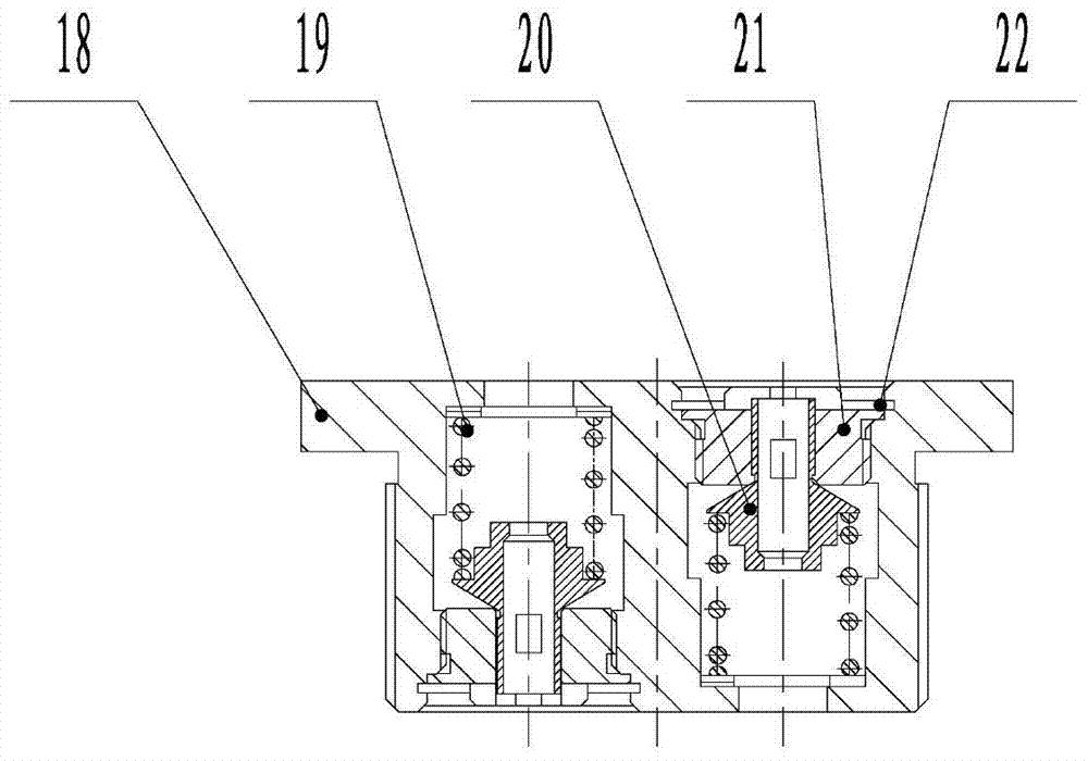 A front buffer device of a semi-trailer transport vehicle