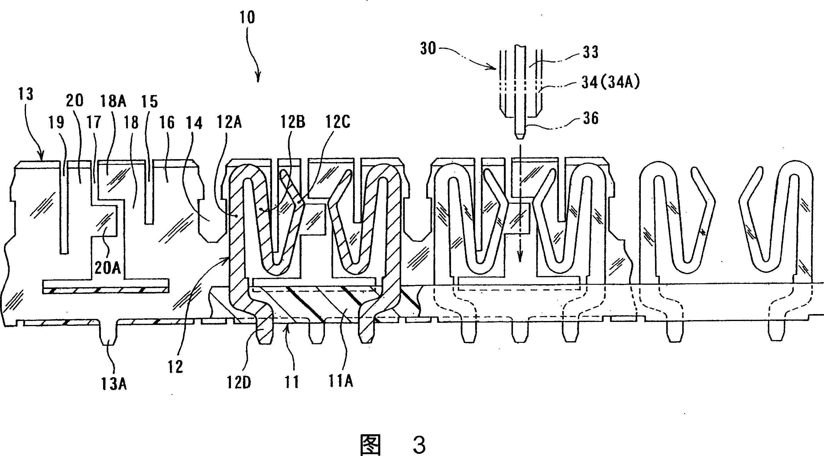 Electrical connector having ground planes