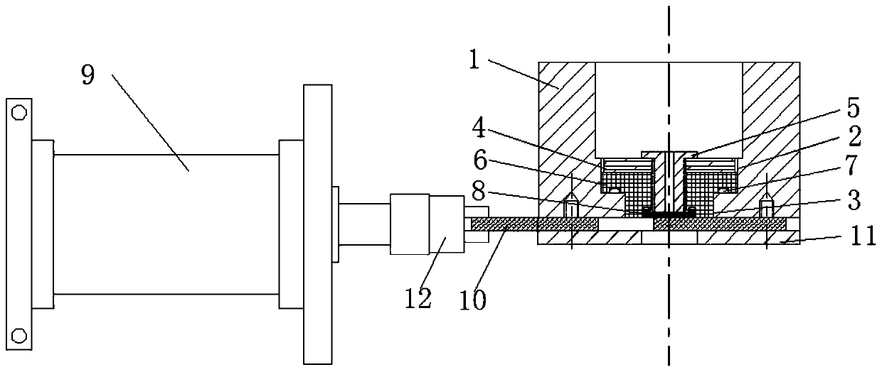 Instantaneous opening device for molten liquid in high temperature and high pressure container
