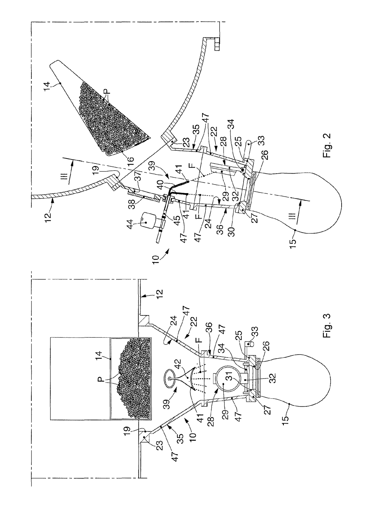 Device for discharging loose products from a treatment machine