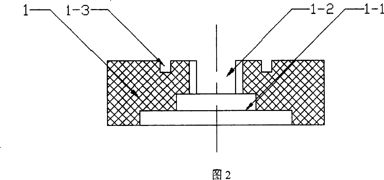 Secondary packaging device of avalanche photodiode for infrared photodetection