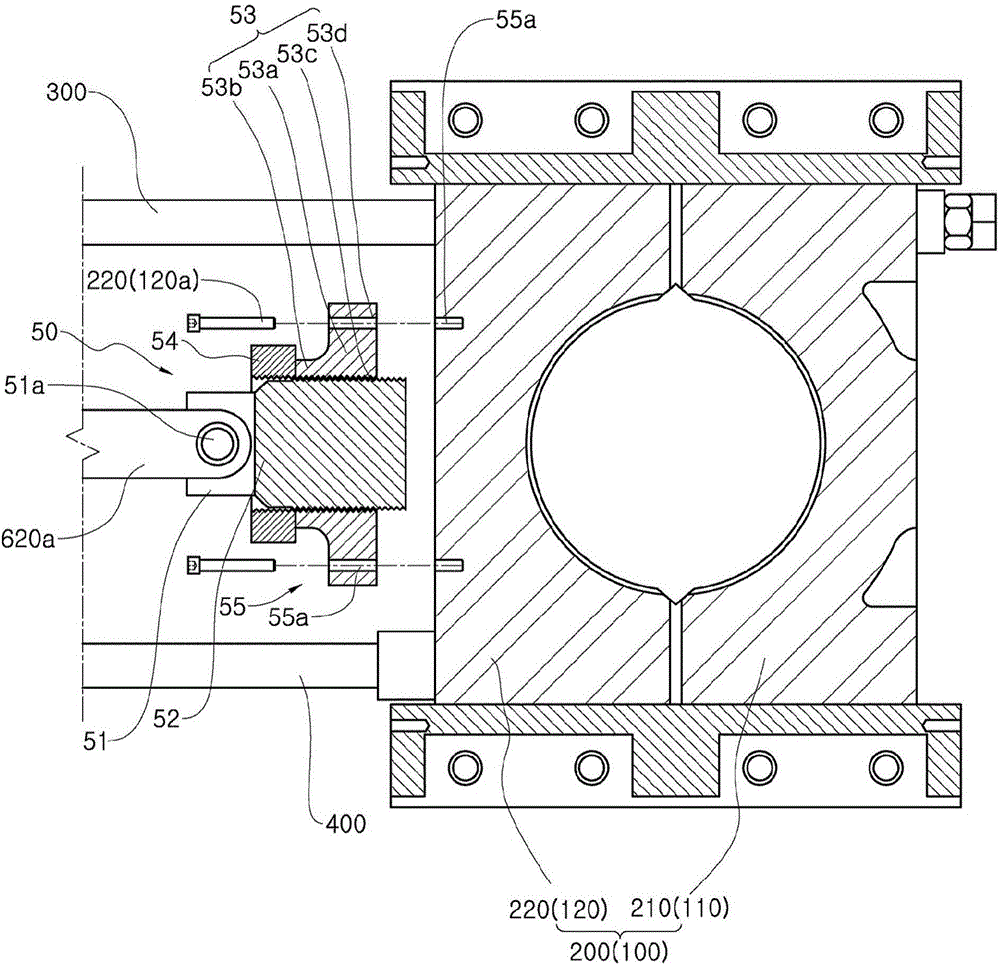 Gap correction mechanism and half nut fastening device of injection molding machine having same