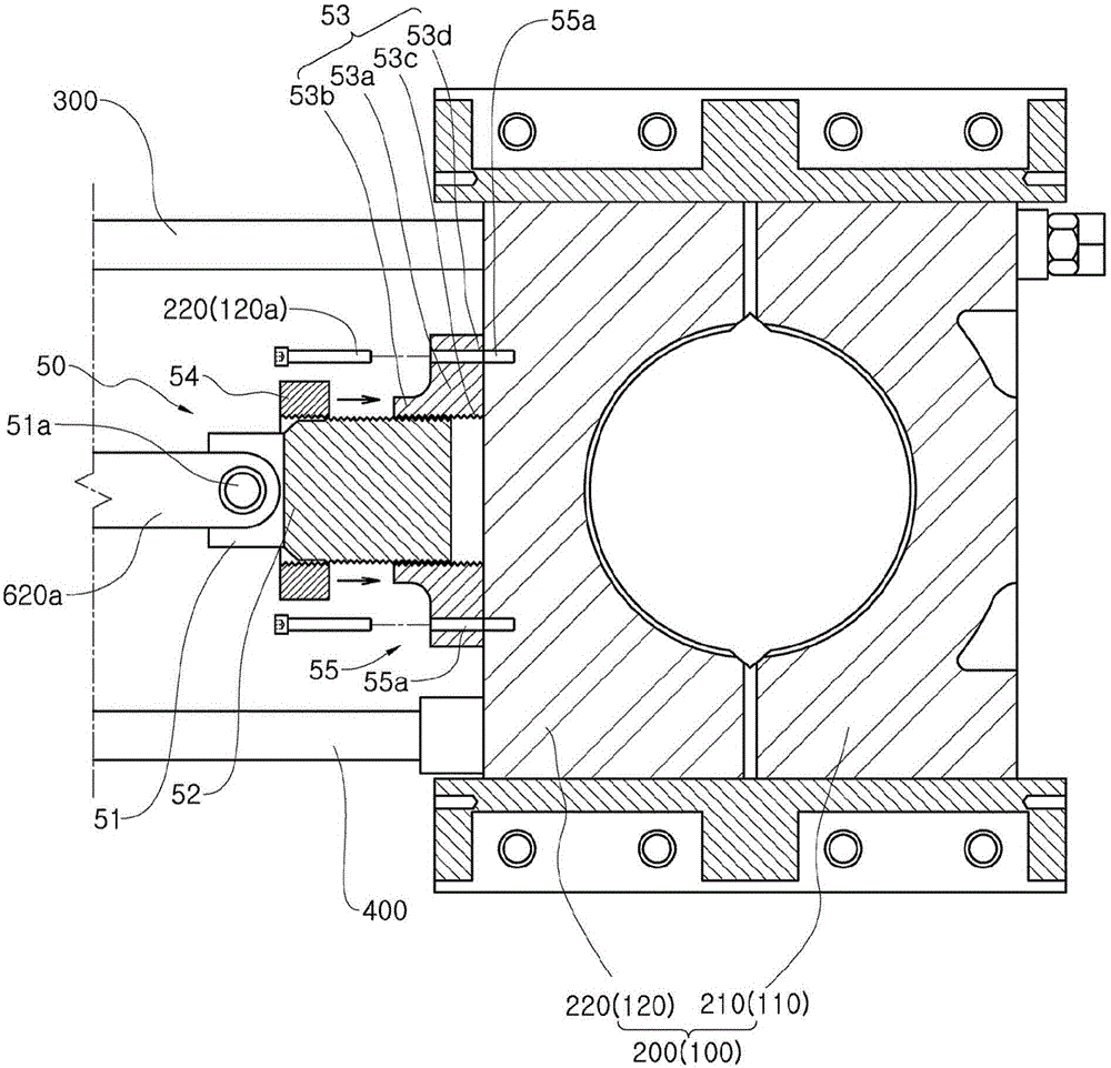 Gap correction mechanism and half nut fastening device of injection molding machine having same