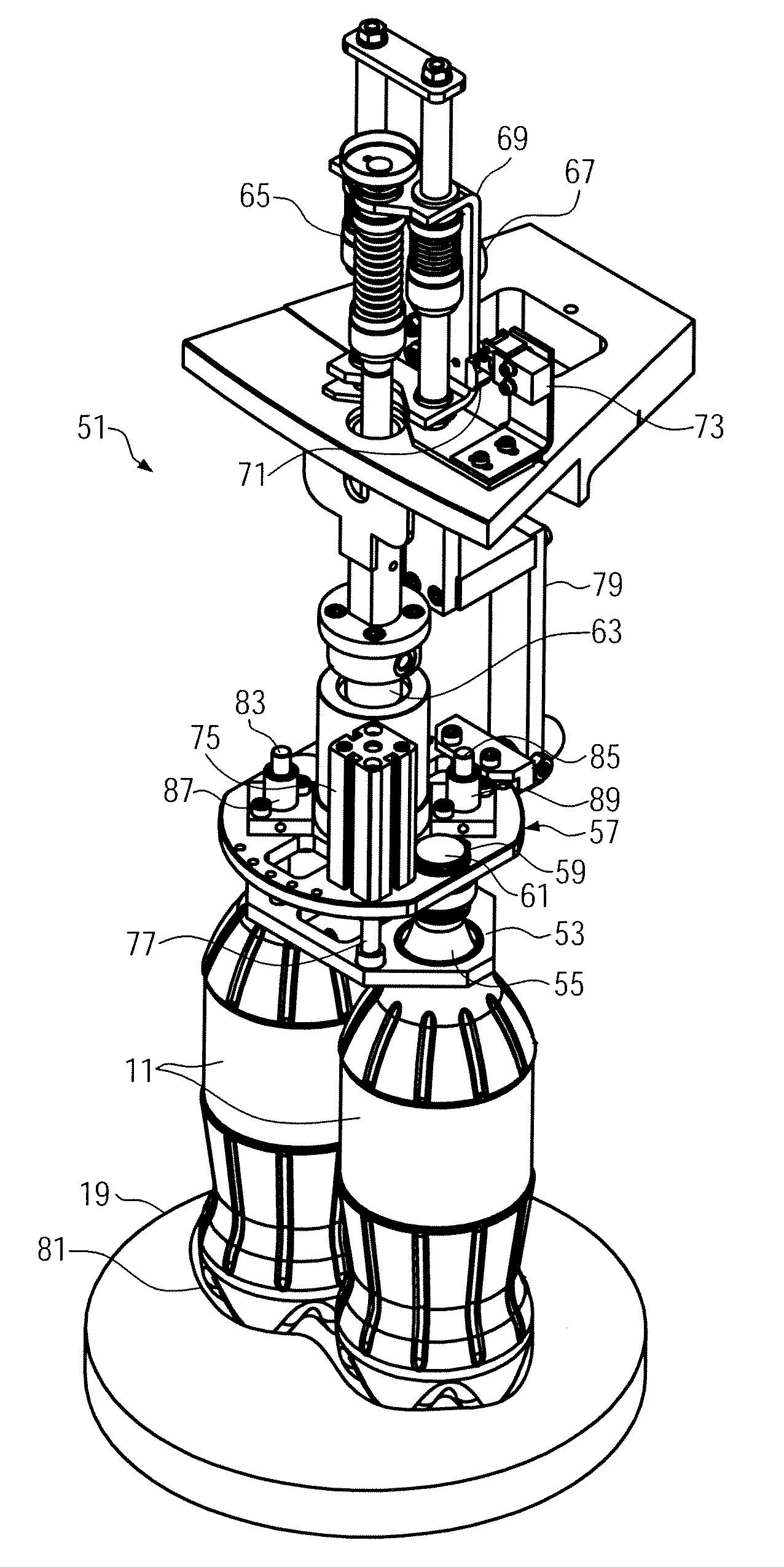 Centering Unit for Aligning at Least Two Grouped Vessels and Method for Aligning Two Grouped Vessels