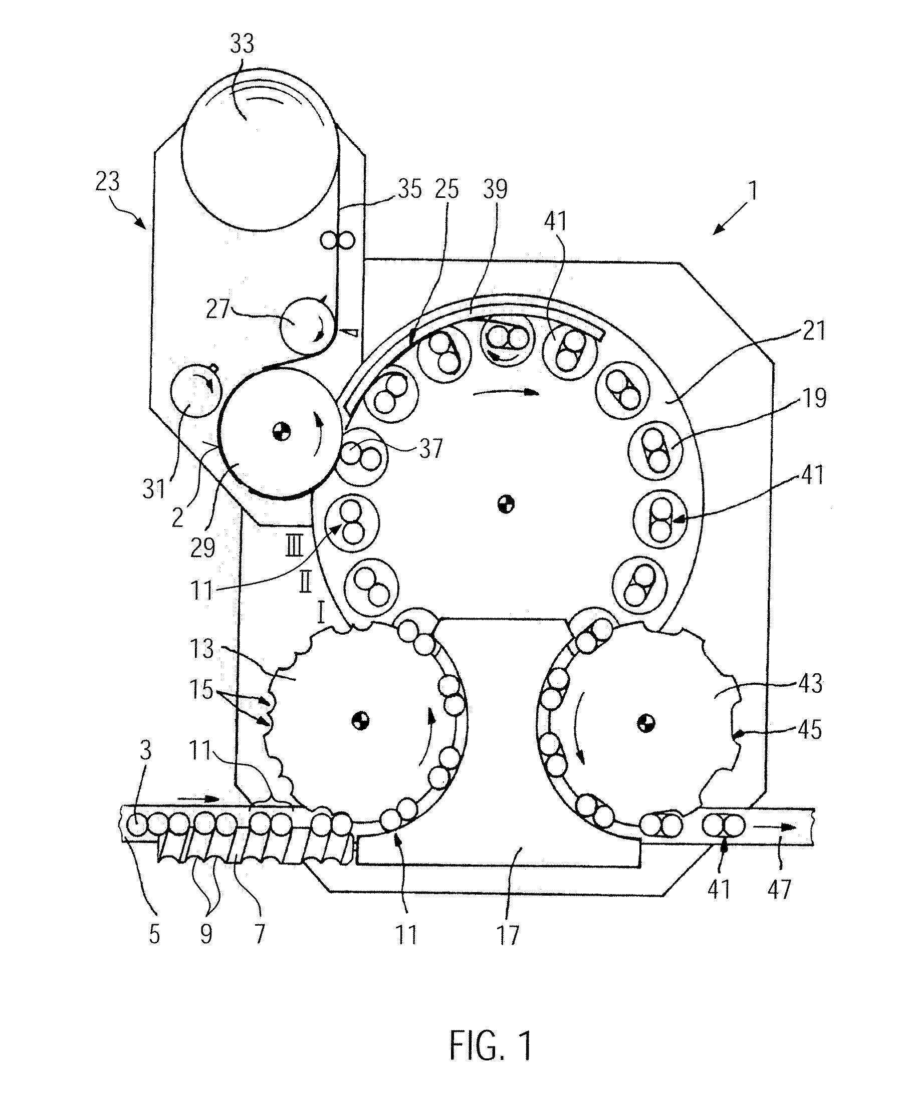 Centering Unit for Aligning at Least Two Grouped Vessels and Method for Aligning Two Grouped Vessels