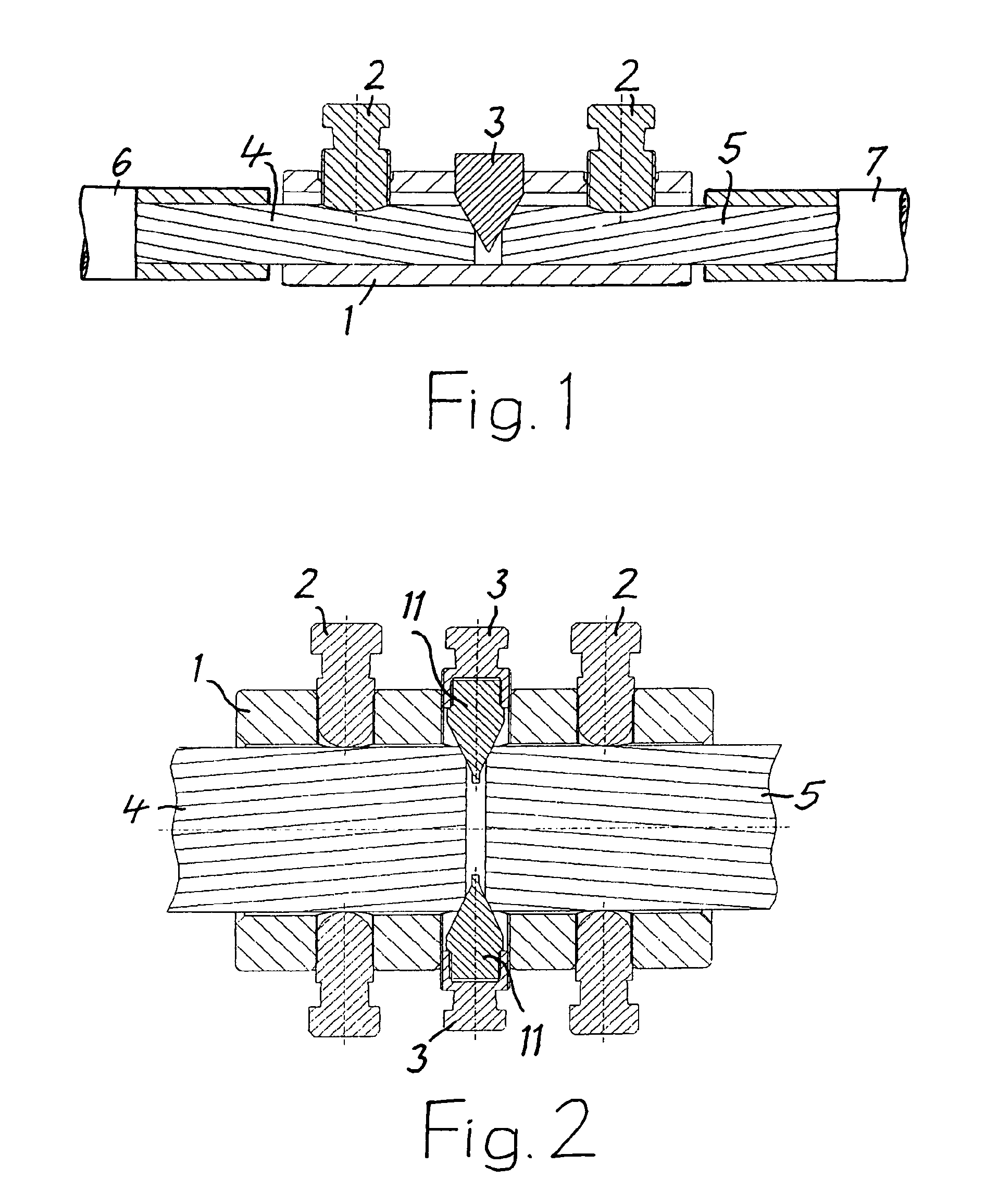 Device for connecting two electrical conductors