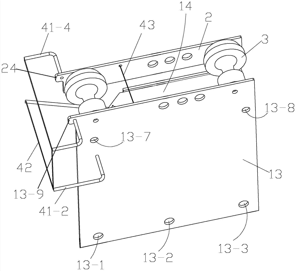 Overhead transmission line foreign body removal device