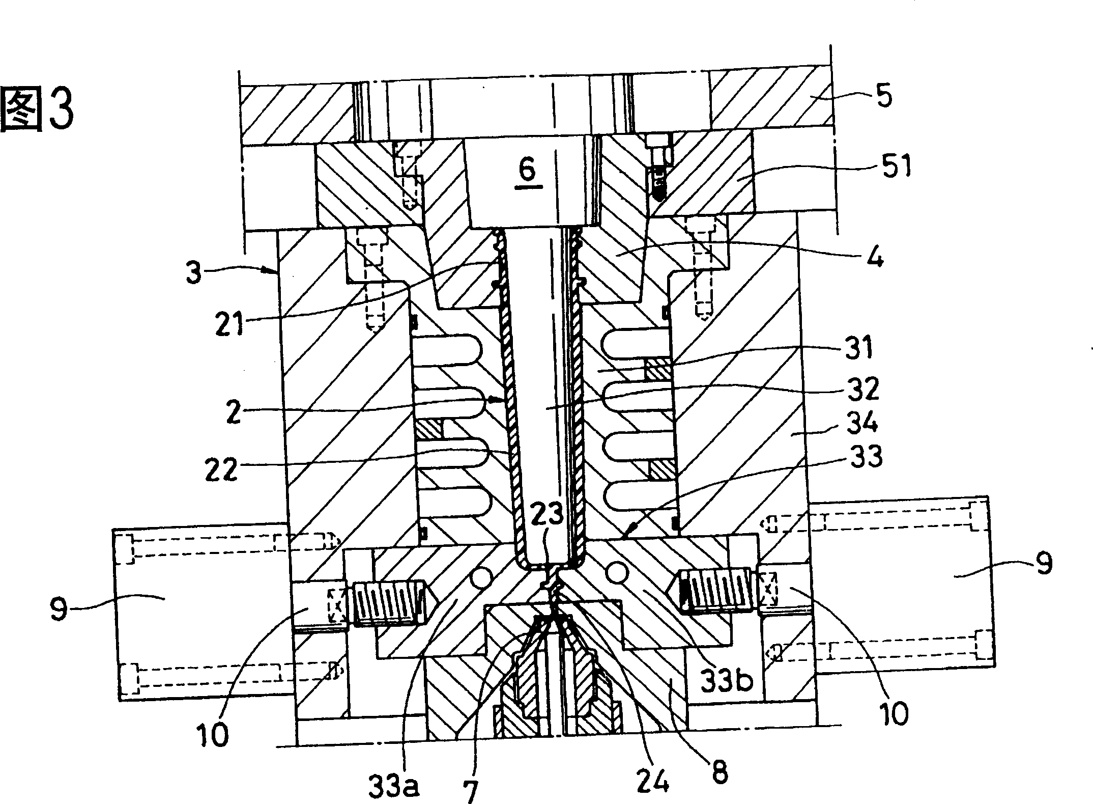 Bottle with bottom hanging device, forming method and injection mould