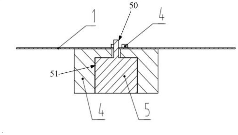 Circularly polarized thin film antenna