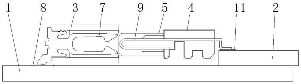 Horizontal board-to-board connector with two sides conducted simultaneously