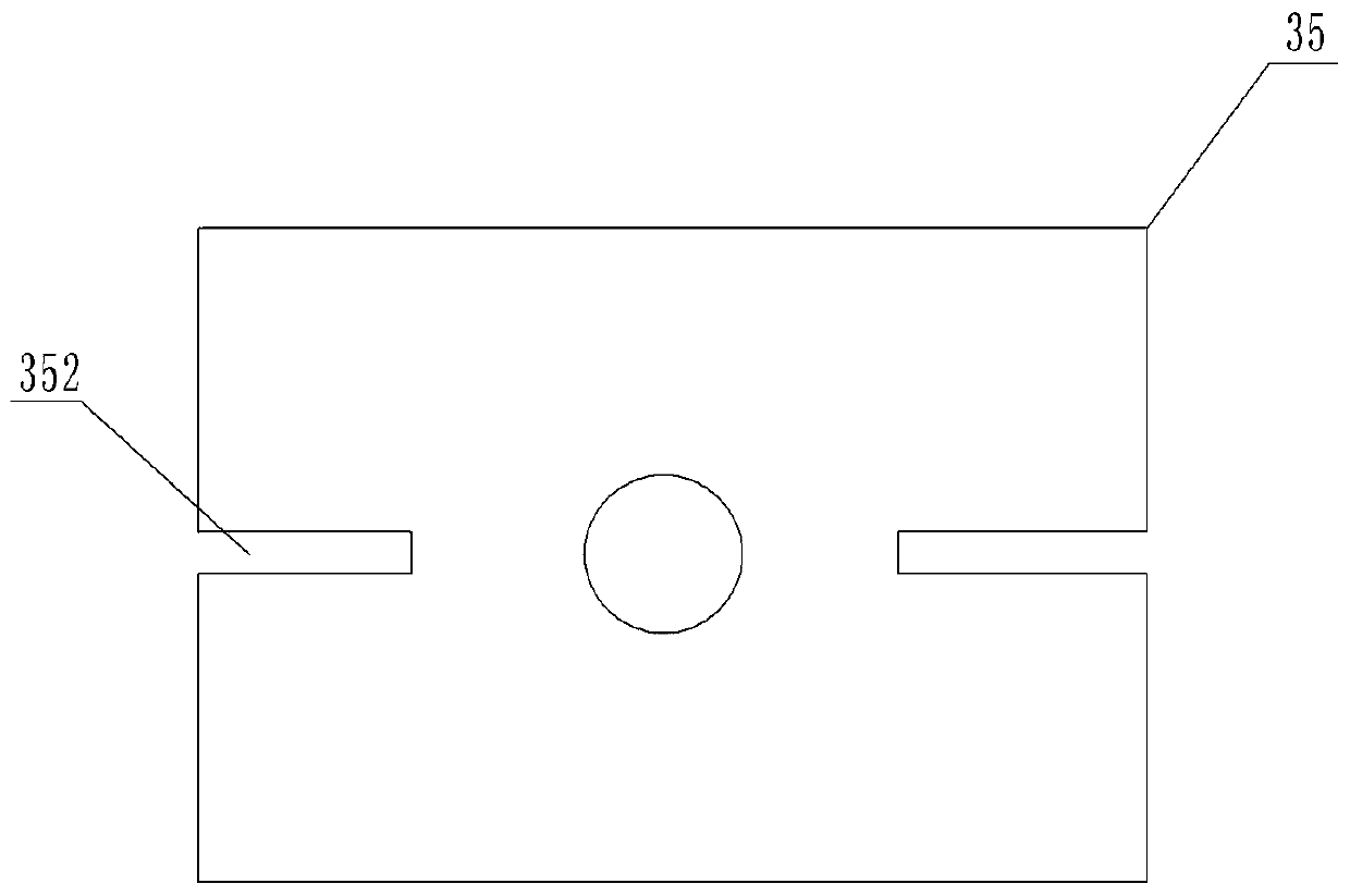 Preprocessing method of glass bottle raw materials