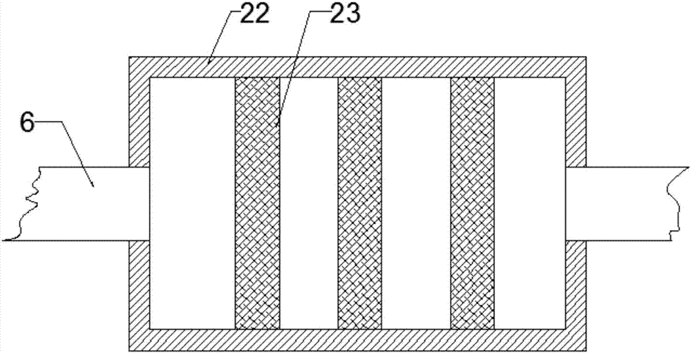 High-efficiency crushing device for medical plastic waste