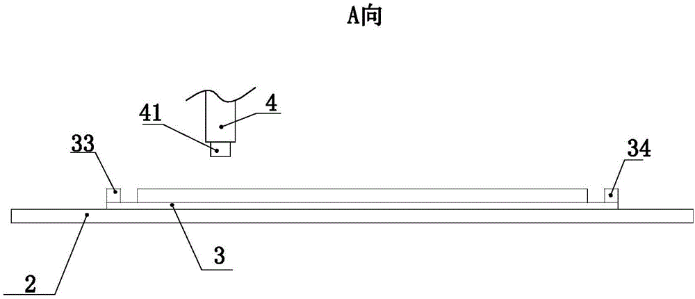 Tray type part supplying device and supplying method thereof