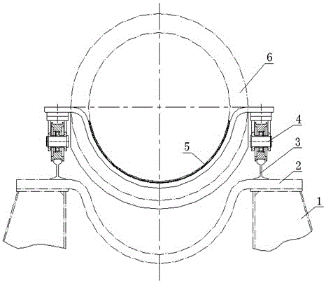 Iron core coil mounting device for ship and mounting method of iron core coil mounting device