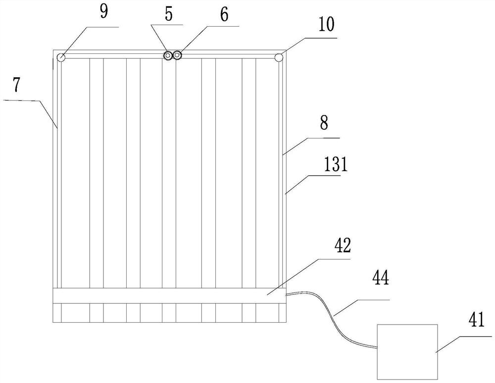 Solar water heater with automatic dust removal function