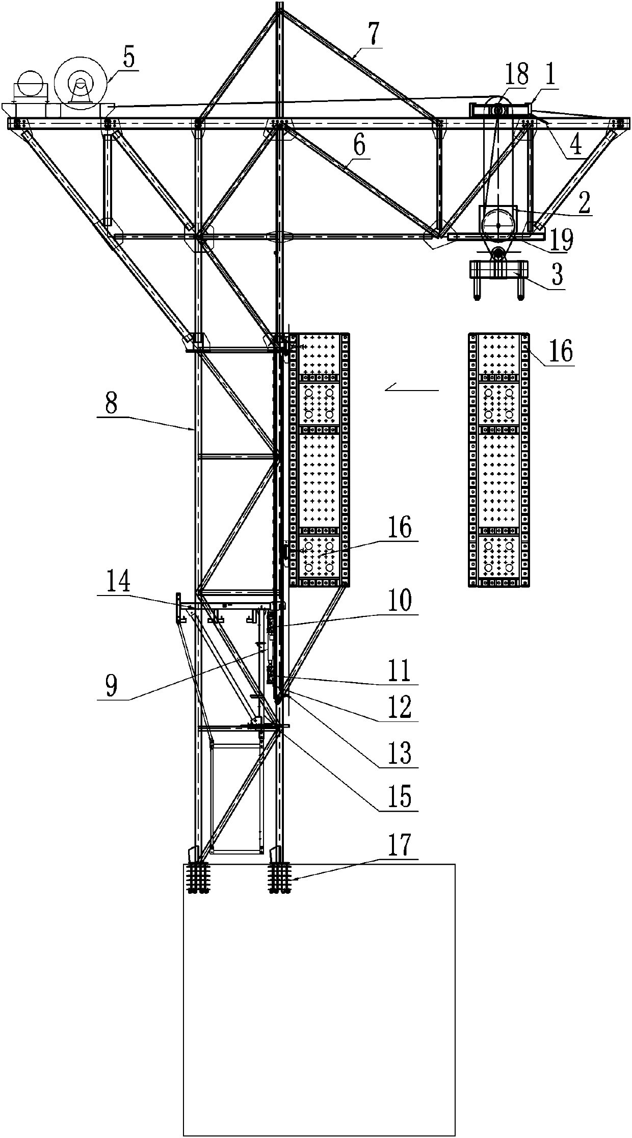 Self-climbing steel beam crane with amplitude capable of being varied and use method of self-climbing steel beam crane