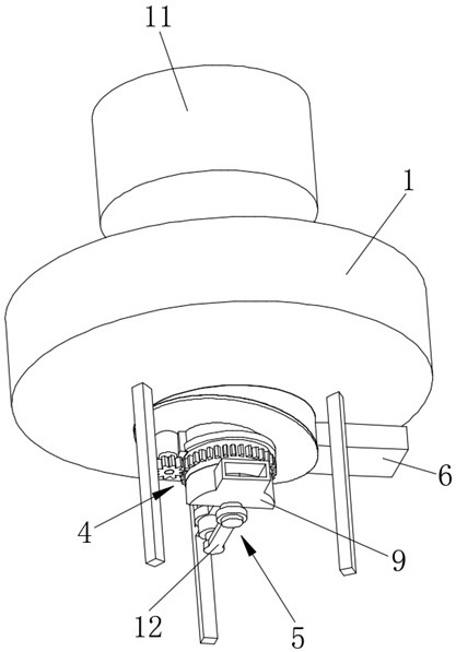 Raw material pretreatment device for non-woven fabric production