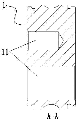Combination gauge for abnormal bearing inner ring pore detection and detection method thereof