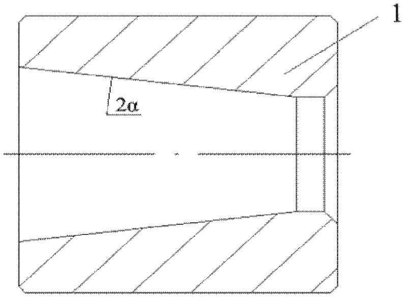 Pretensioning clamp for heat treated steel bars with high ratio of tensile strength to yield point and application method thereof