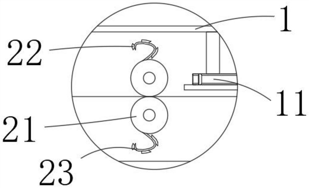 Surface treatment device for producing durable anti-fuzzing fabric