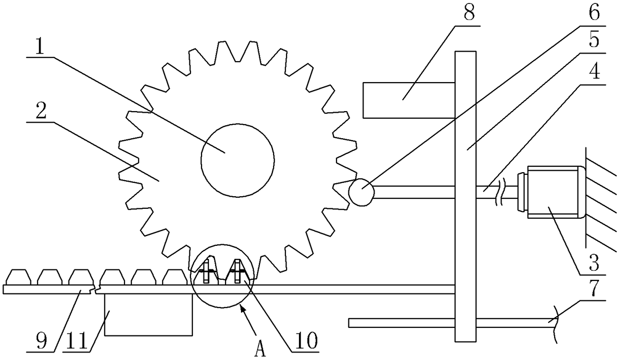 Detection device for measuring spacing precision of teeth of transmission gear