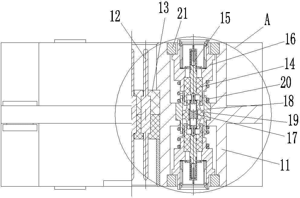 Bidirectional floating adapter and adapting contact assembly thereof