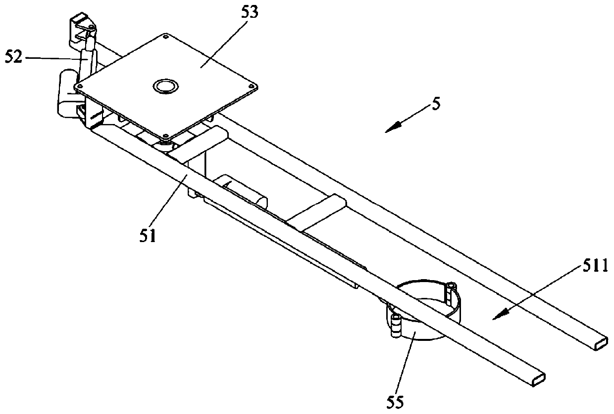 Material distributing system based on self-ascending building constructing platform