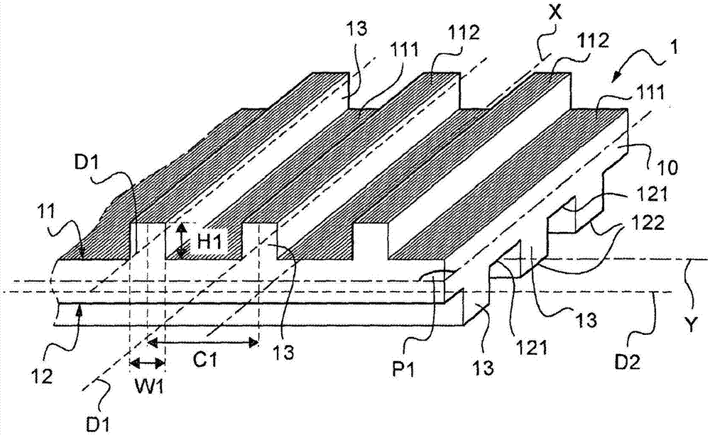 Thin-film alignment layer provided with integrally-formed spacing structures and forming an intermediate layer for an optical article comprising liquid crystals