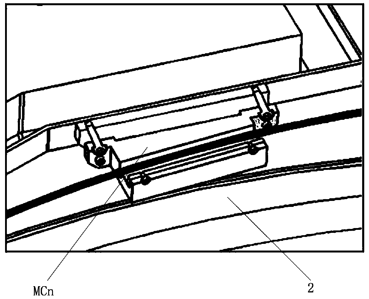 Device and method for first harmonic shimming of extraction magnetic channel in superconducting cyclotron