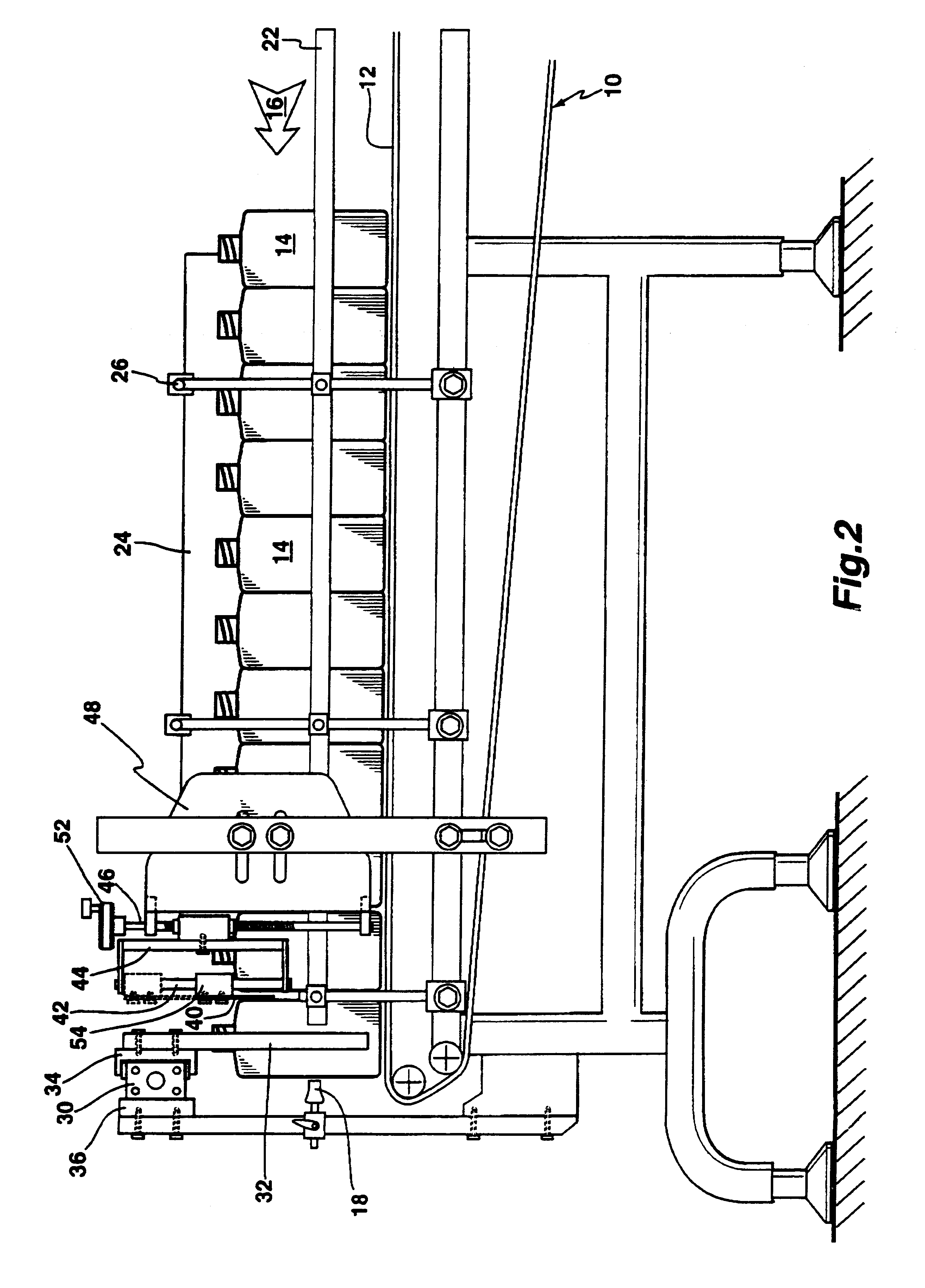 Method and apparatus for feeding containers in serial order on a conveyor belt