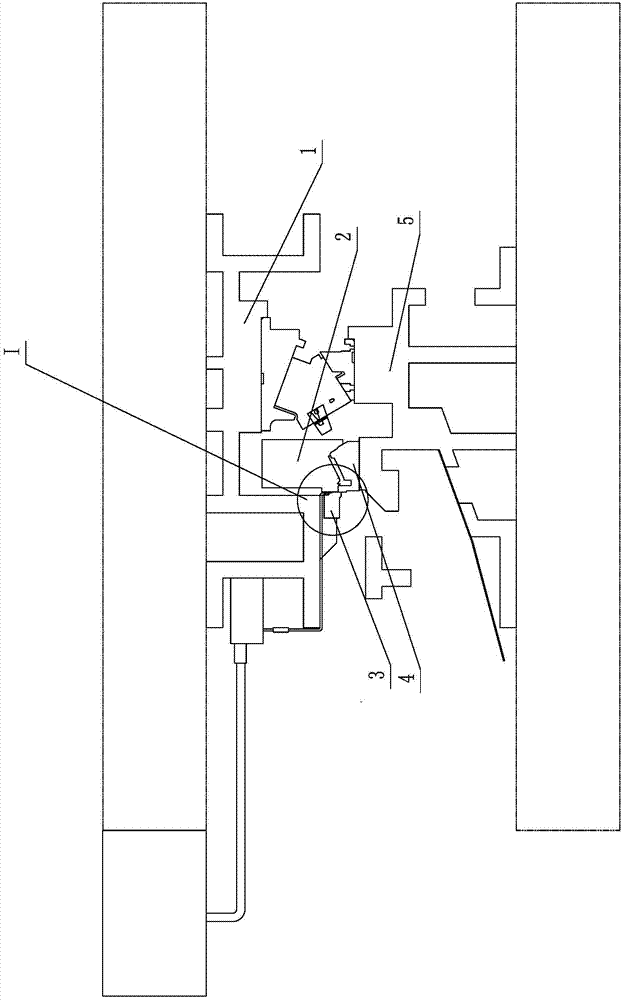 Bevel lubricating die structure for reducing thermal forming steel plate trimming blade wearing