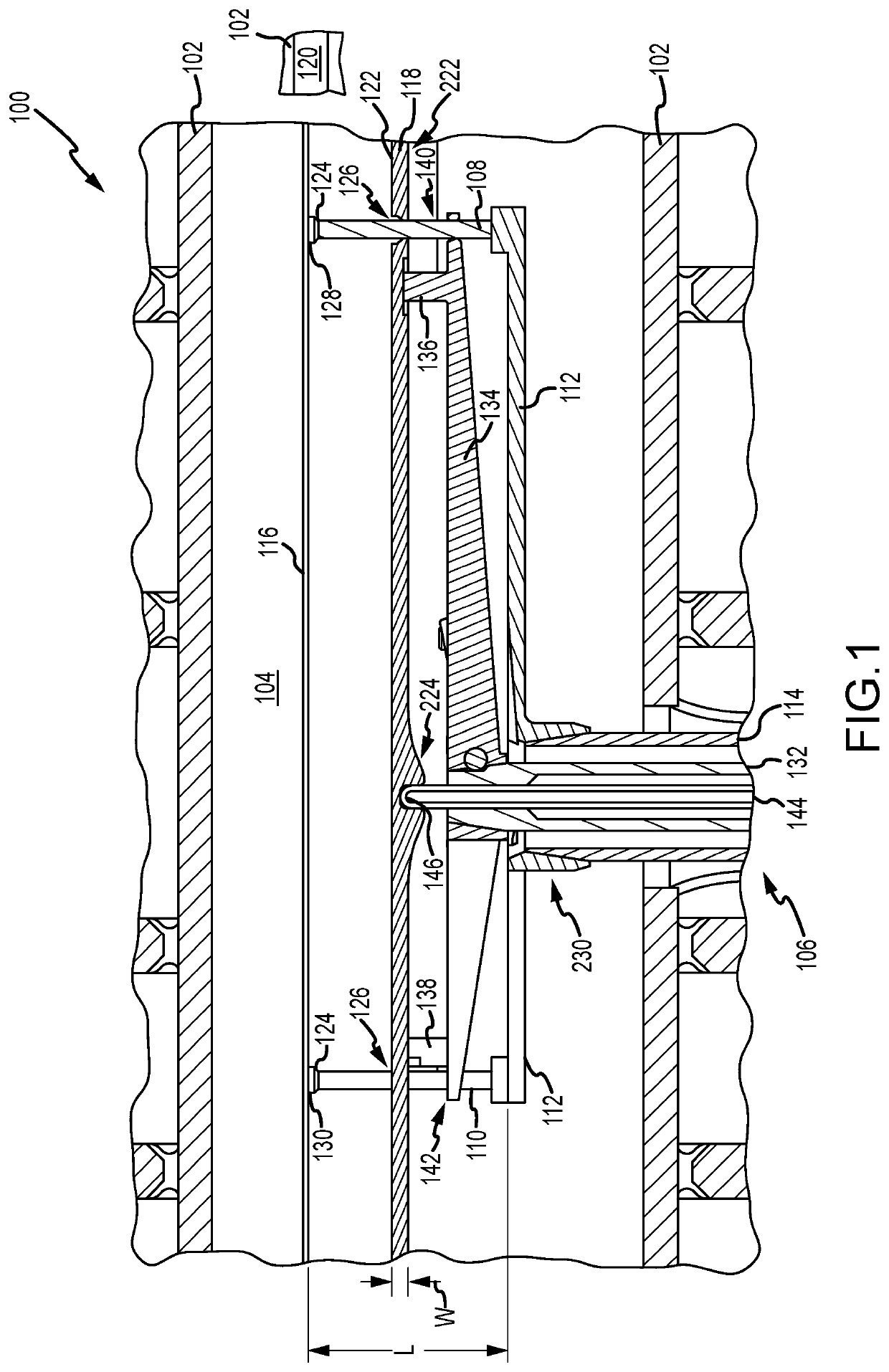 Substrate lift mechanism and reactor including same