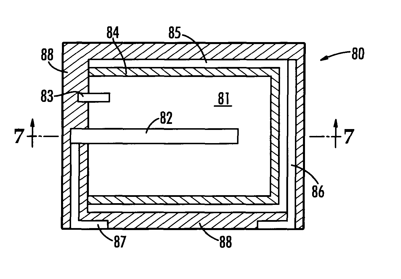 Capacitor with sacrificial lead wire configuration and improved manufacturing method thereof