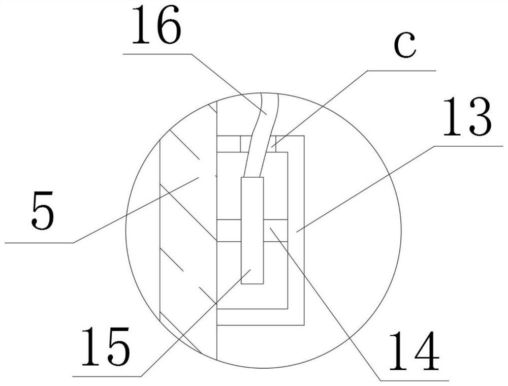 A bamboo basket cover with the function of preventing automatic falling off